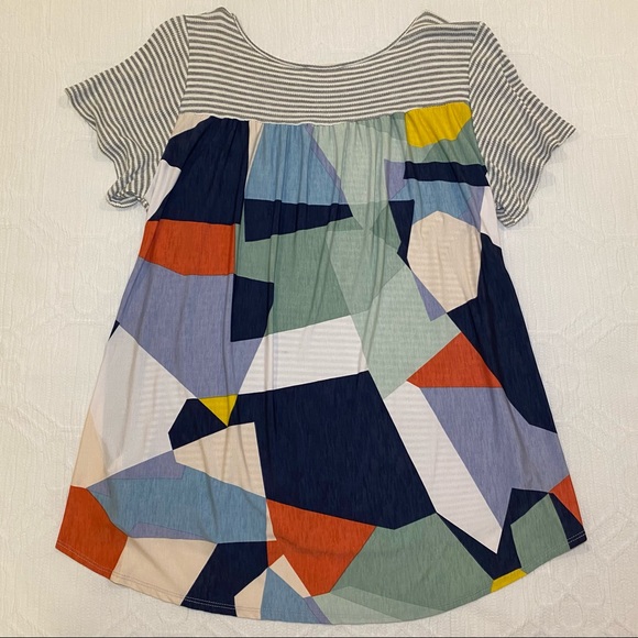 Multicolored Geometric High/Low Top - Picture 2 of 6